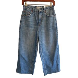 NWT Topshop MOTO Light Blue Raw Hem Cropped Jeans Size 26